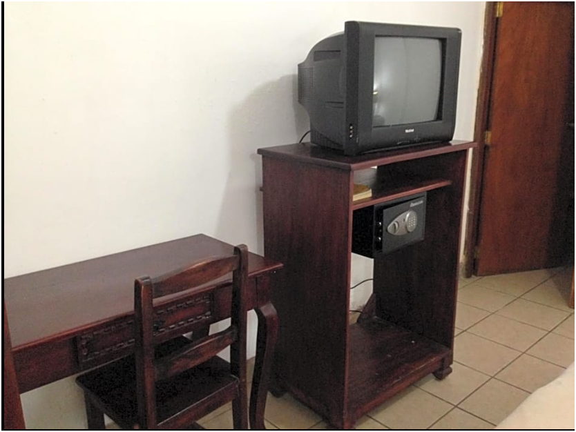 Habitación familiar con cama King y dos literas